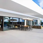 Villa Macan